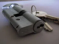 Bellerose NY Locksmith Store Bellerose, NY 718-619-4274 - broken-key-extraction